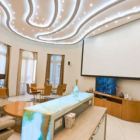 Apartmán Prime Downtown Luxury Condo, Private Spa, Cinema, Patio Budapešť