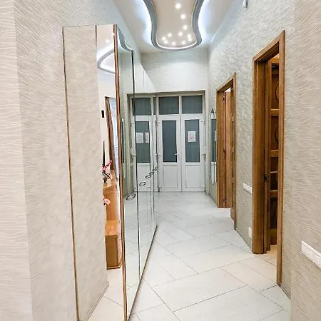 Prime Downtown Luxury Condo, Private Spa, Cinema, Patio Apartmán